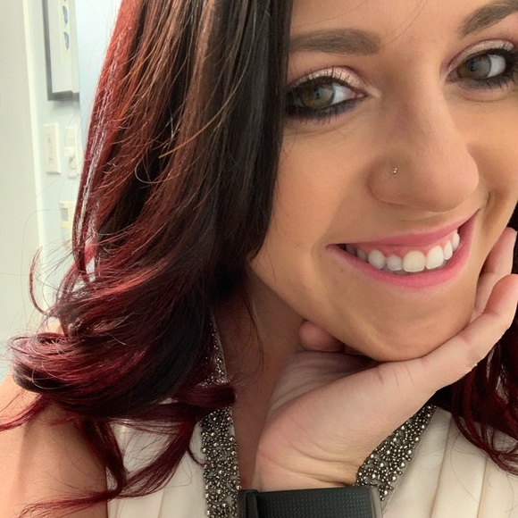 Meet your Posher, Emily - Picture 3 of 3